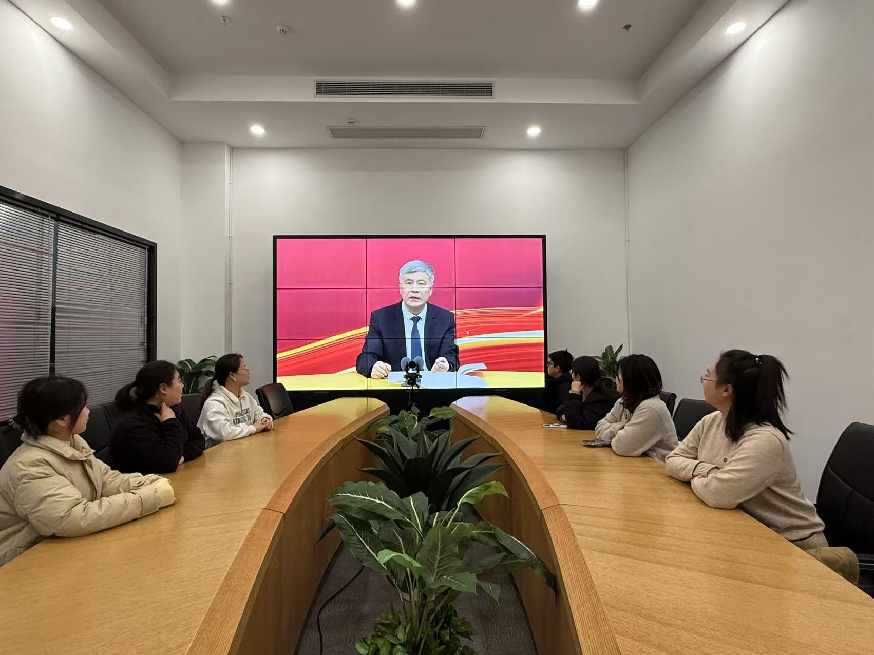 Ggpoker官网文创集团行政党支部发展“深刻进建贯彻党的二十届三中全会心灵”主题党日活动